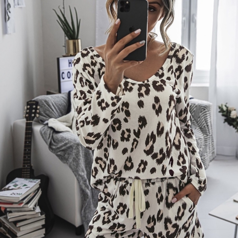 Leopard Print Shorts Lounge Wear - Picture 2 of 4